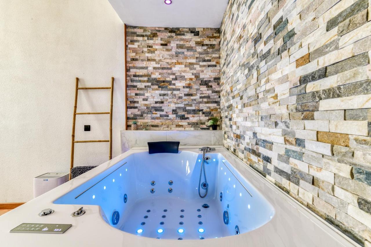 Ferienwohnung Parenthese Occitane -Wifi - Balneo- Parking Gratuit - Netflix Carcassonne Exterior foto